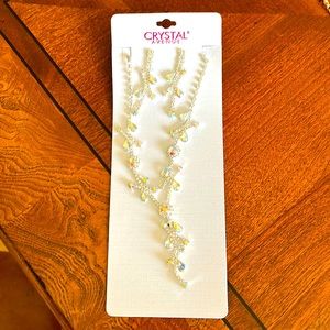 Lovely Rhinestone Drop Necklace with dangle earrings -New